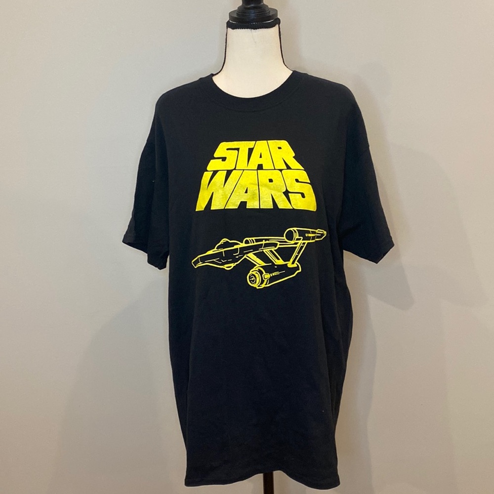 Star Wars Star Trek collaboration tee Comic-Con NWOT
